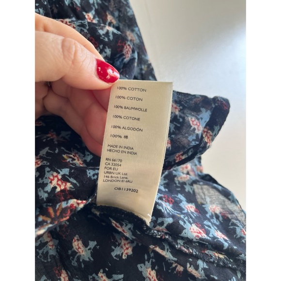 Free People Cropped Black Printed Shirt size Small - Picture 4 of 4